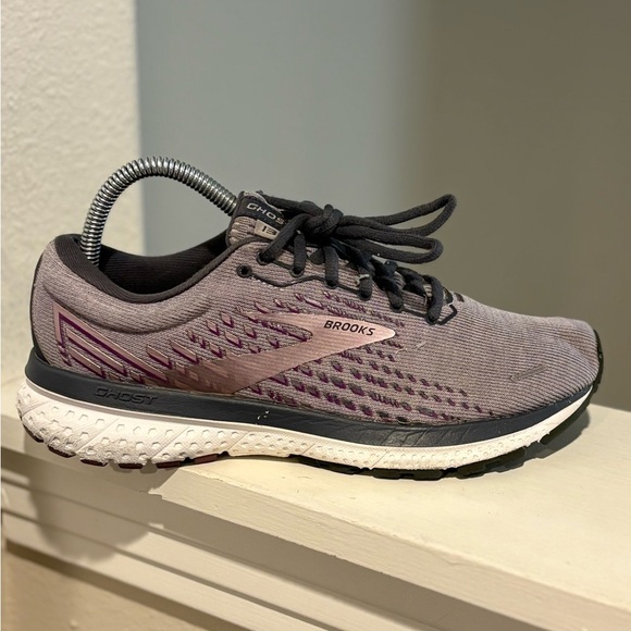 Brooks Ghost 13 Running Shoes Womens Size 7.5 Gray Pink Comfort Cushion Sneakers - Picture 2 of 12